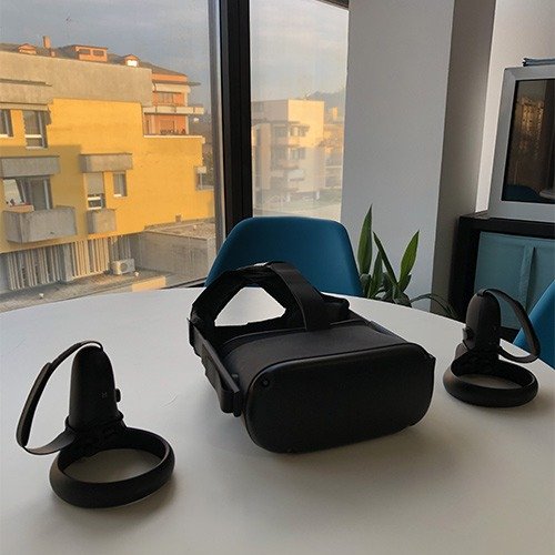 visore realtà virtuale oculus quest